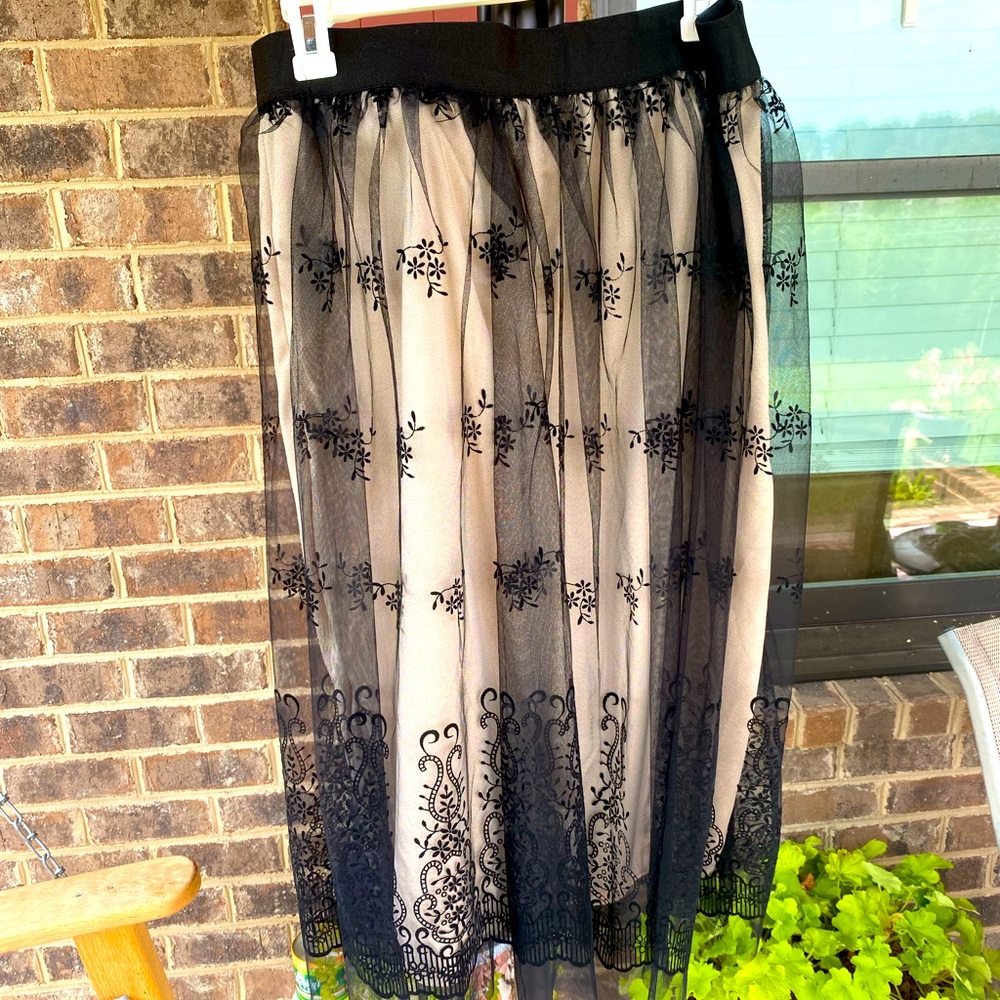Black & cream skirt